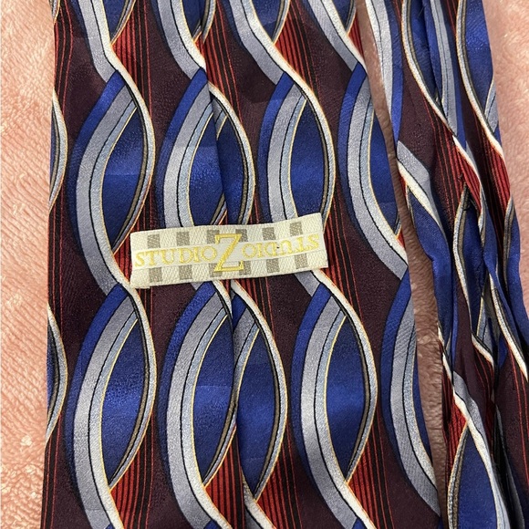 Stylish Blue and Brown Patterned Men's Tie - Picture 6 of 7